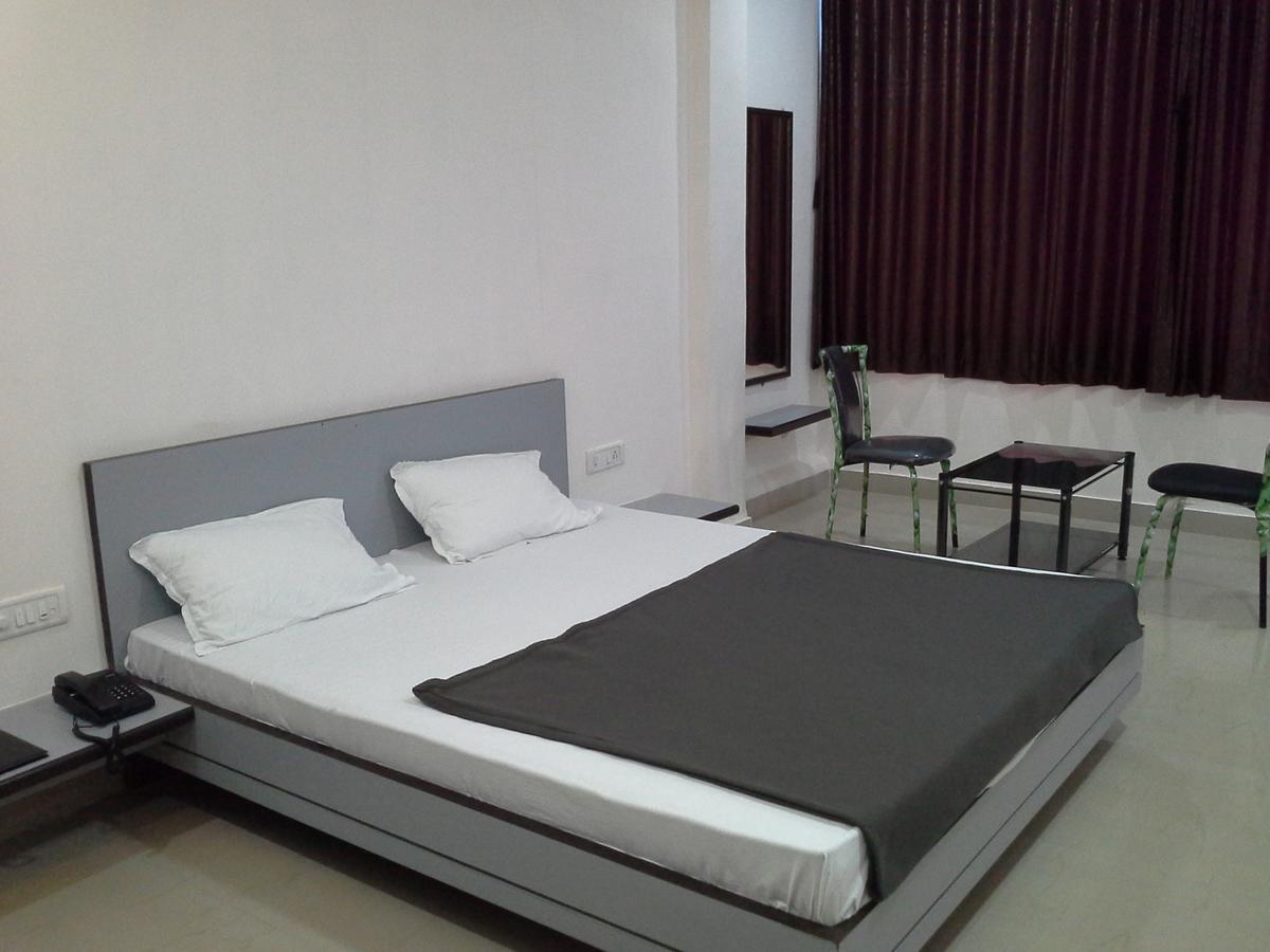 Hotel Galaxy Vaibhav Vasai-Virar Zewnętrze zdjęcie
